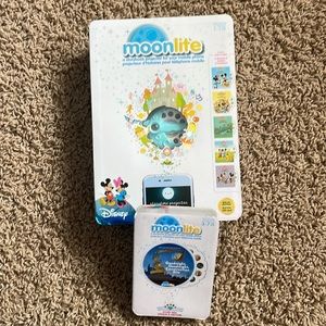 Moonlight Projector with 5 Mickey Books/Goodnight Construction Site